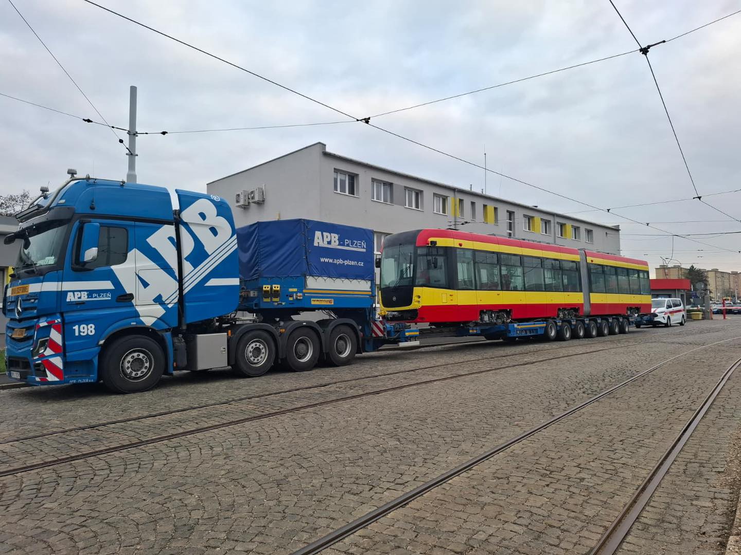 Încă un tramvai EVO2 a ajuns la Most - modernizarea flotei pentru linia Most–Litvínov se apropie de final