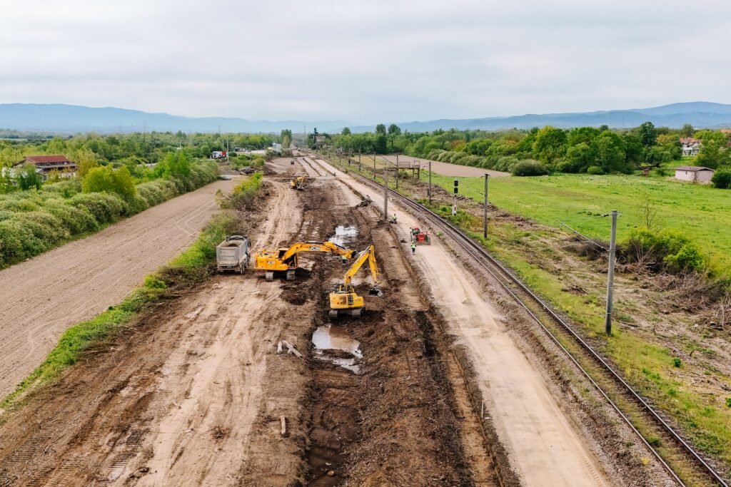 Lucrările de modernizare a căii ferate pe Lotul 1 Caransebeș–Lugoj au ajuns la stadiul fizic de aproape 10%