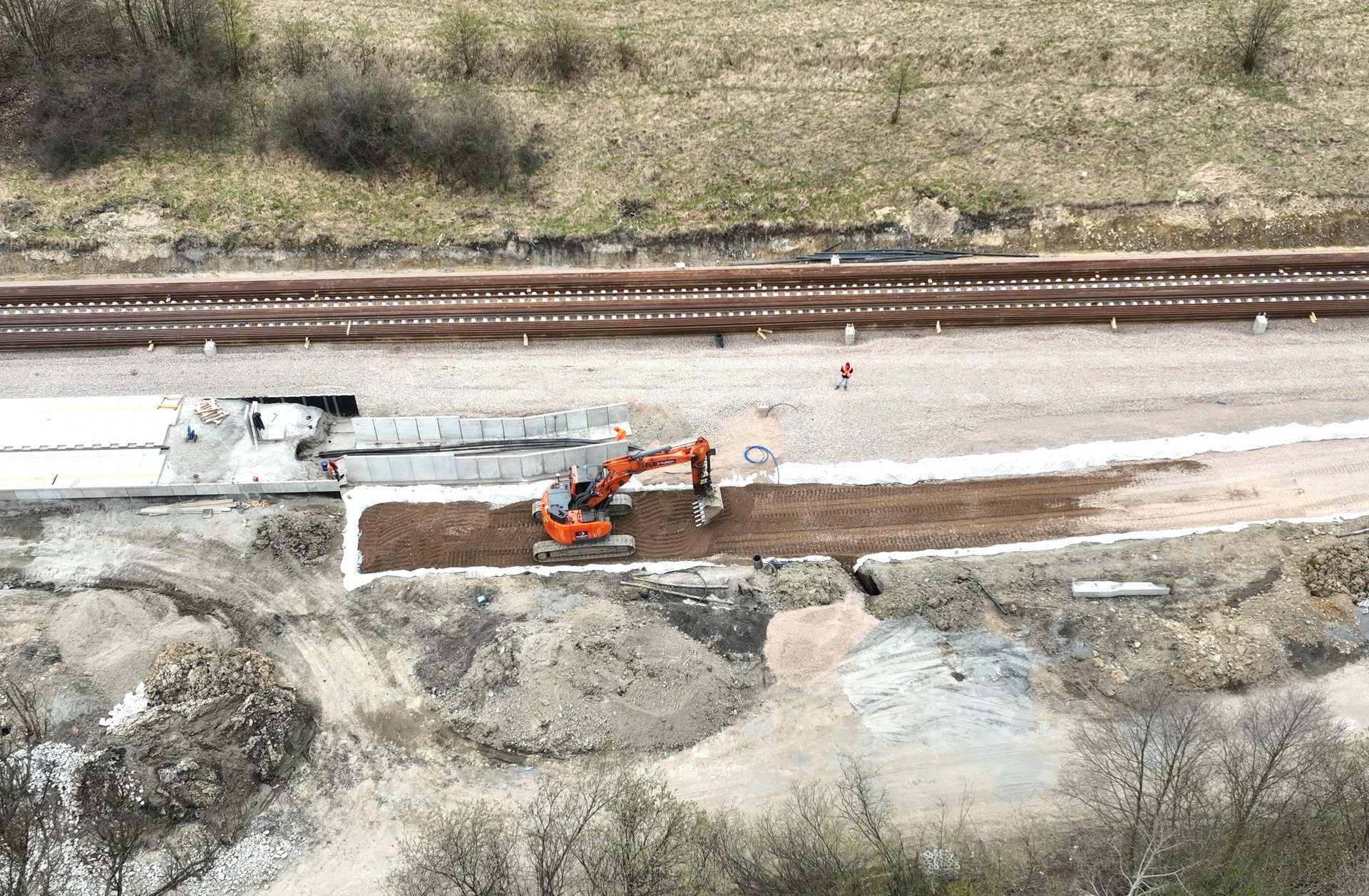 Modernizarea liniei 97 Sucha Beskidzka – Żywiec avansează: călătorii mai rapide spre Beskidy din 2026