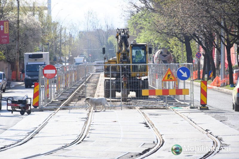 Lot 1 modernizare linii tramvai - PORR a demarat lucrările pe Bulevardul 1 Decembrie 1918. Se demontează vechile șine între Basarabia și FAUR