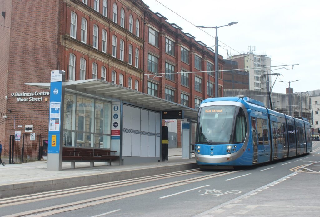 Noua extensie a tramvaiului din Birmingham până la Millennium Point se deschide de Paște