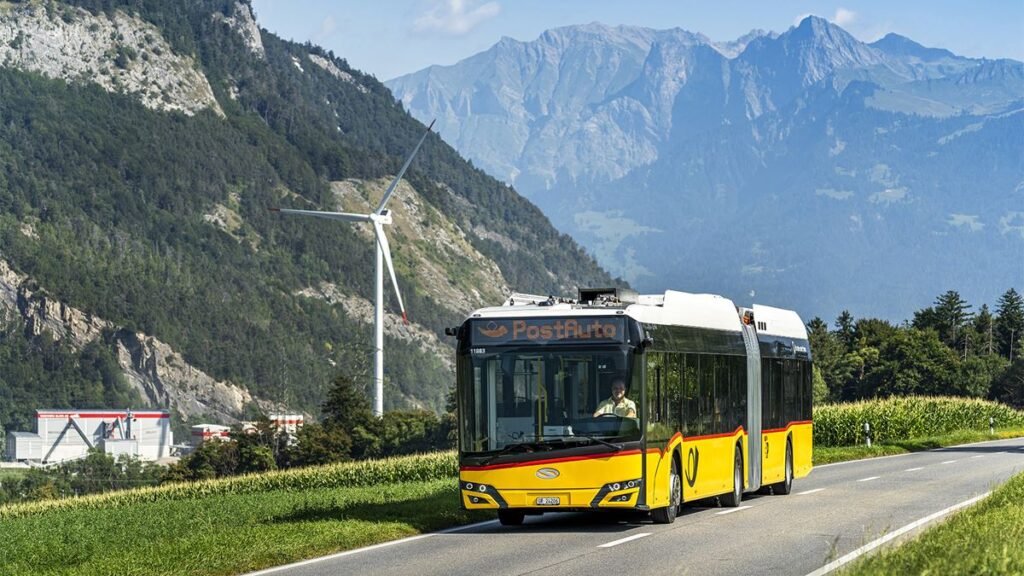 PostAuto stabilește record de pasageri în 2025 și accelerează electrificarea flotei în Elveția