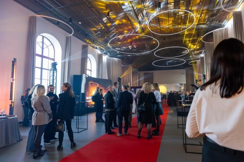 Vilnius inaugurează „Sun Hall” - un nou spațiu cultural modern în gara orașului parte a transformării huburilor feroviare