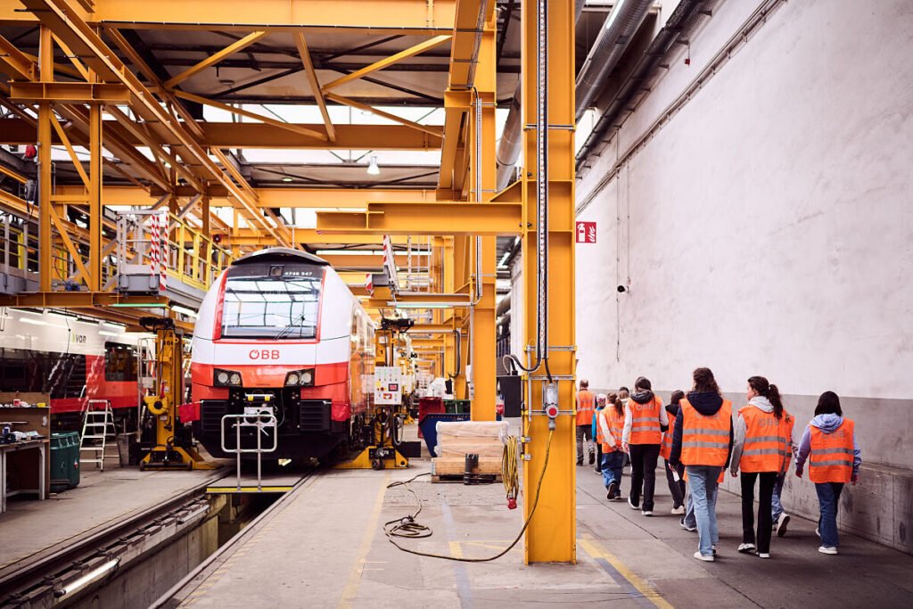 ÖBB atrag peste 250 de tinere către meserii feroviare la Töchtertag 2026 cu accent pe tehnică și digitalizare