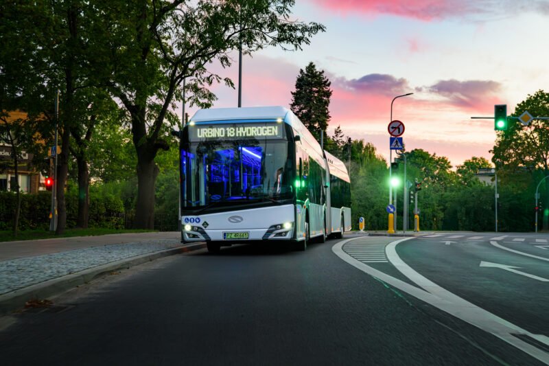Solaris Bus & Coach a semnat un nou contract cu operatorul de transport SWK Mobil Krefeld pentru livrarea a 19 autobuze cu hidrogen