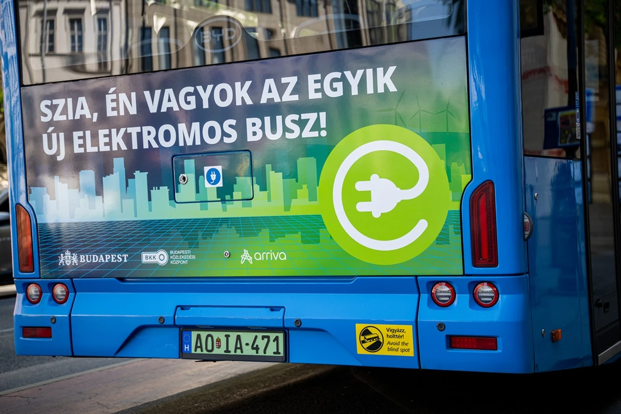 Budapesta introduce 45 de autobuze electrice noi în transportul public de la 1 mai