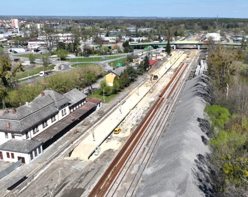 Lucrările feroviare avansează pe liniile Sandomierz–Padew și Stalowa Wola–Tarnobrzeg - noi poduri și infrastructură modernizată