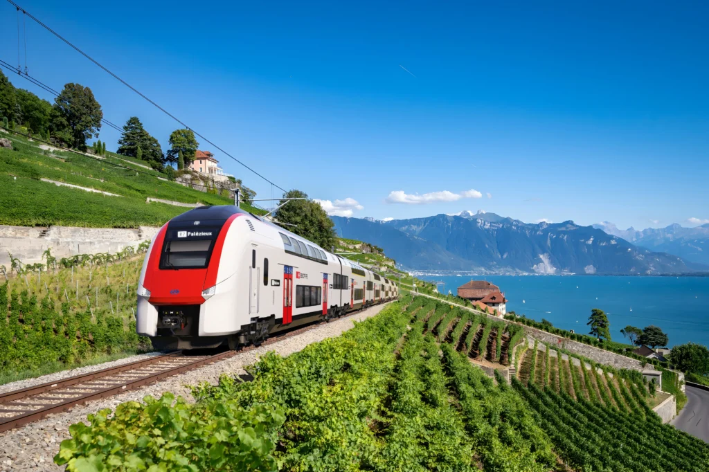 Siemens va livra până la 200 de trenuri etajate Desiro DoSto pentru SBB în urma semnării unui contract de 2 miliarde CHF