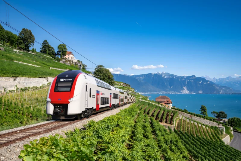 Siemens va livra până la 200 de trenuri etajate Desiro DoSto pentru SBB în urma semnării unui contract de 2 miliarde CHF