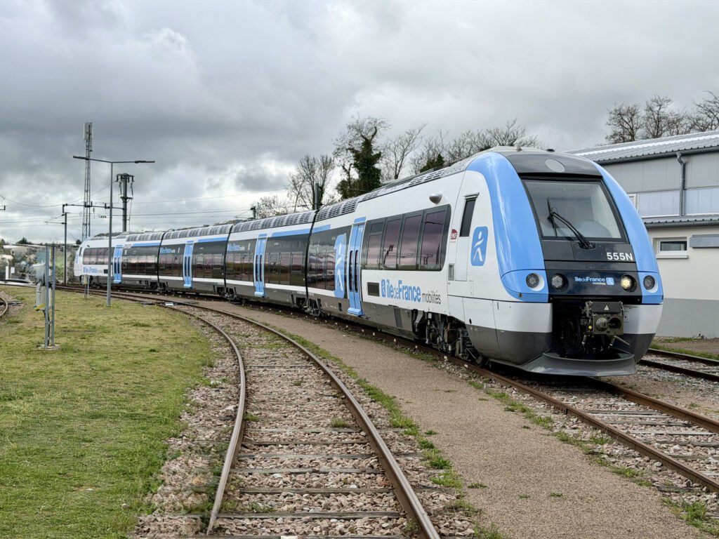 Prima garnitură AGC complet modernizată intră în circulație pe linia P Meaux–La Ferté‑Milon