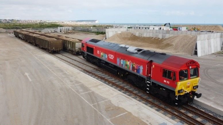 DB Cargo UK semnează un nou contract pe cinci ani cu Day Group și își consolidează rolul în logistica agregatelor și a deșeurilor din construcții