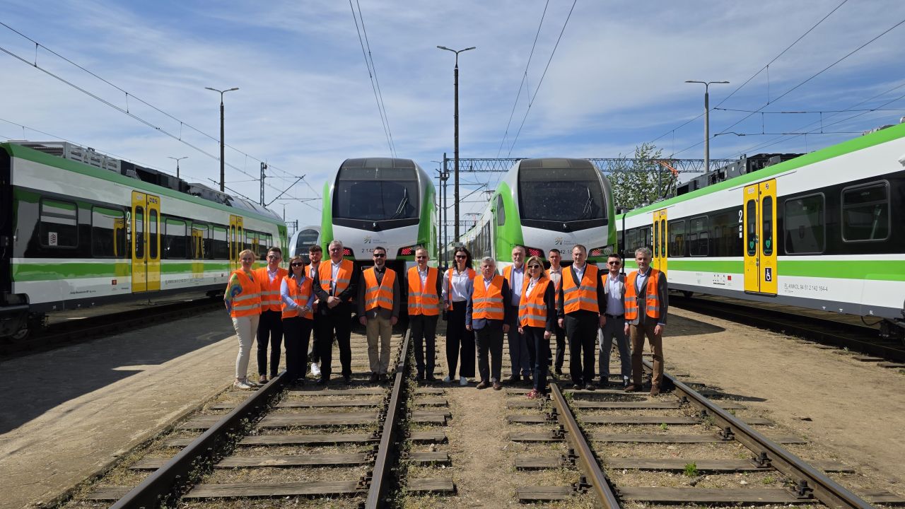 Stadler începe livrarea celor 75 de trenuri FLIRT pentru Koleje Mazowieckie - primele nouă unități ajungând deja în Polonia