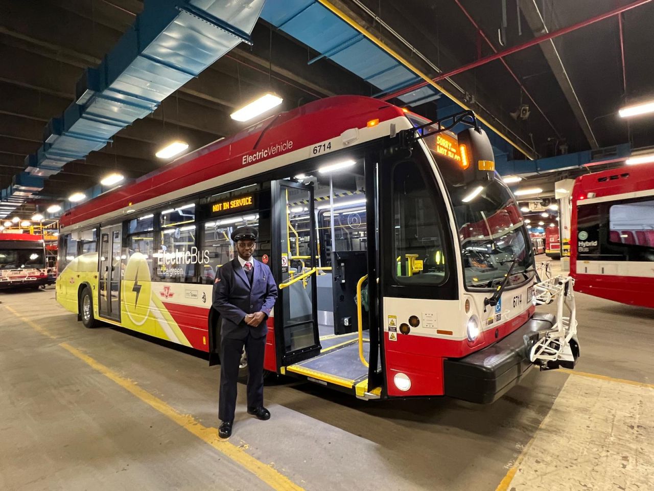 TTC extinde flota electrică: 37 de noi autobuze și 26 de puncte de încărcare la depoul Wilson