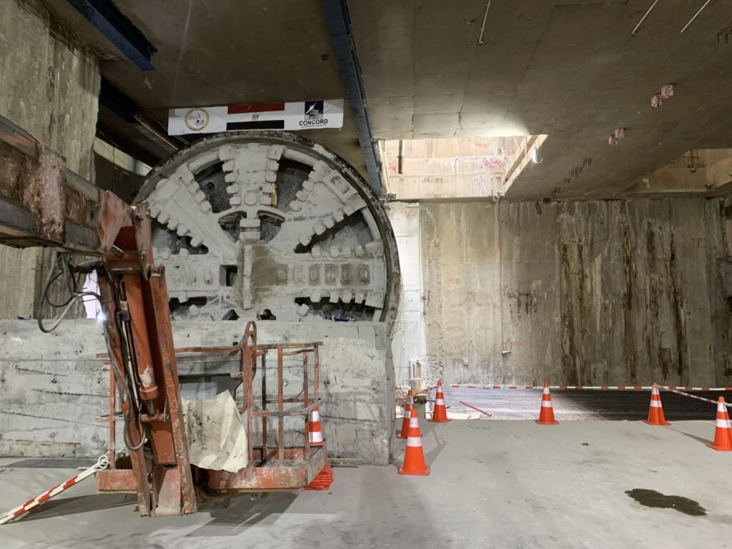 Tunelul de 6,35 km al Magistralei 4 Cairo a fost finalizat iar stația Pyramids prinde contur în apropierea Marelui Muzeu Egiptean