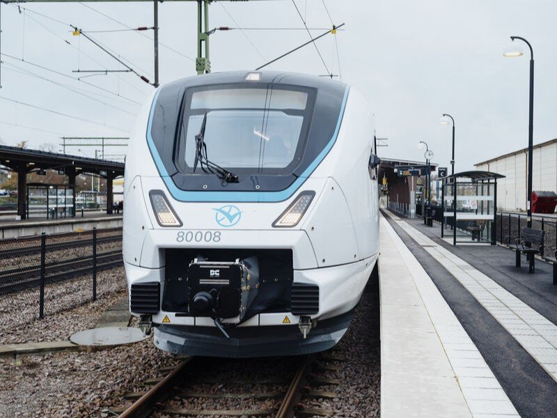 Alstom livrează primele trenuri Avelia Stream Nordic X80 pentru Västtrafik deschizând o nouă etapă în transportul regional sustenabil din Suedia