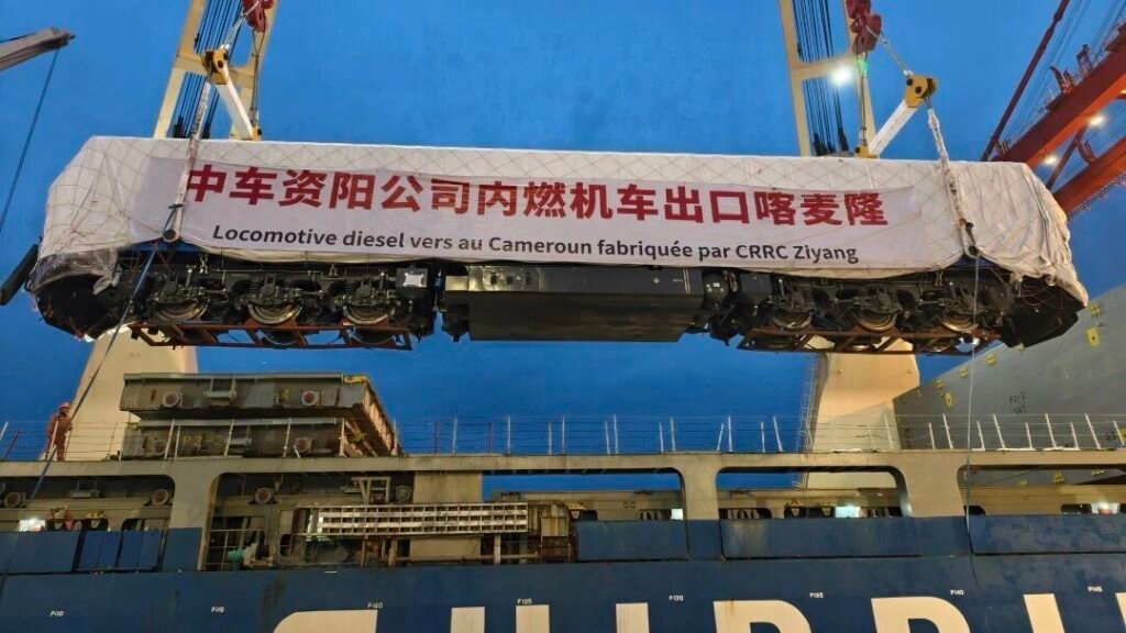 COSCO SHIPPING livrează primele locomotive chinezești în Maroc și finalizează transportul a 12 unități către Africa printr-o soluție logistică integrată end‑to‑end