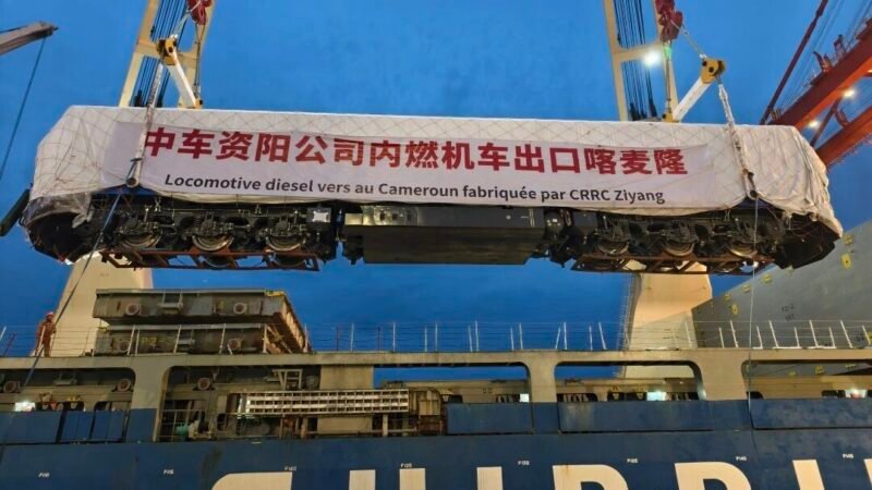 COSCO SHIPPING livrează primele locomotive chinezești în Maroc și finalizează transportul a 12 unități către Africa printr-o soluție logistică integrată end‑to‑end