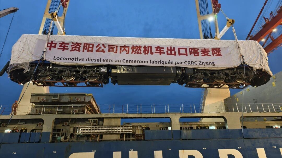 COSCO SHIPPING livrează primele locomotive chinezești în Maroc și finalizează transportul a 12 unități către Africa printr-o soluție logistică integrată end‑to‑end