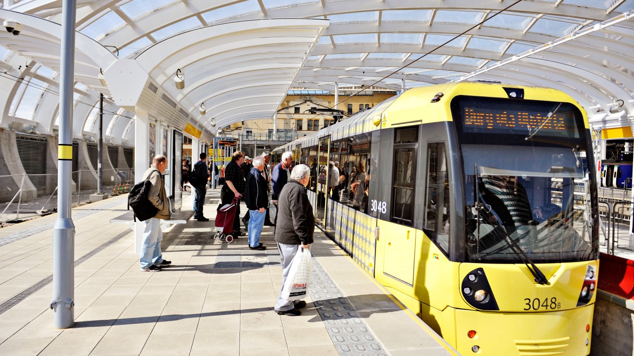 Lucrări majore pe rețeaua de tramvai din Greater Manchester: circulație suspendată pe mai multe secțiuni pentru înlocuirea căii de rulare