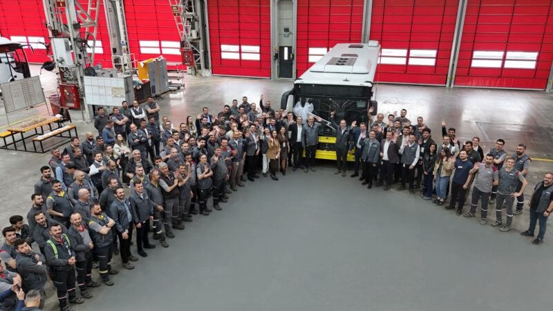 Otokar finalizează primul autobuz Mercedes‑Benz Conecto produs în cadrul parteneriatului cu Daimler Buses cu start al producției de serie în septembrie 2026