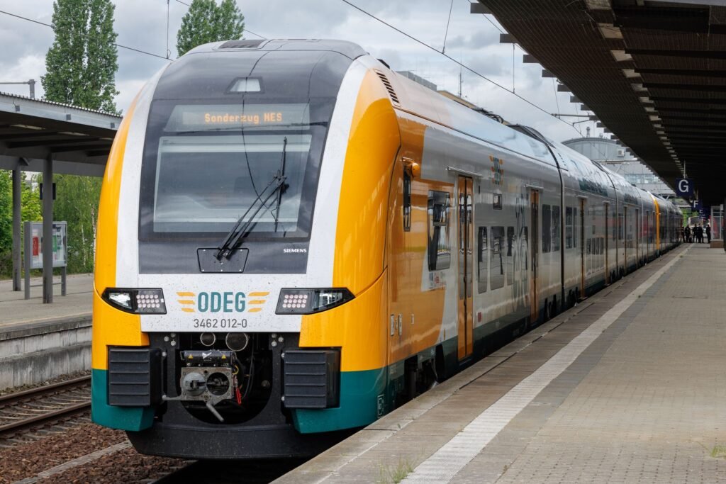 ODEG introduce trenurile Desiro HC în formulă 4+4 pe RE1 pentru a oferi peste 800 de locuri și capacitate extinsă pentru regiunea Berlin–Brandenburg
