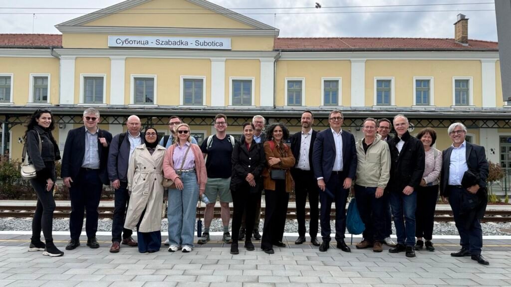 Comitetul UITP pentru Căi Ferate Regionale și Suburbane s‑a reunit la Szeged, cu accent pe reziliență climatică, digitalizare și revitalizarea transportului regional
