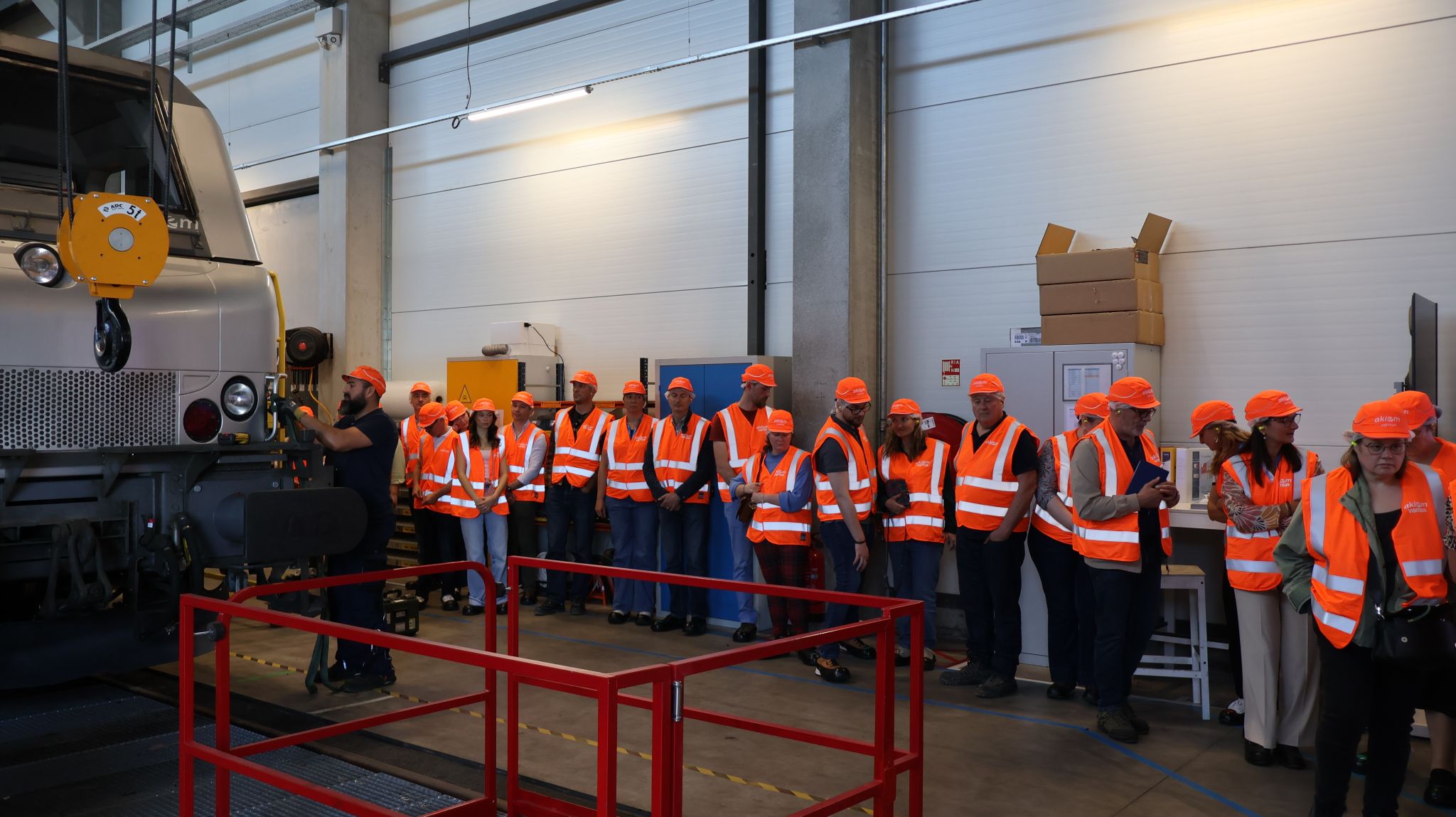 Akiem deschide porțile atelierului din Ostricourt și evidențiază rolul strategic al site‑ului pentru industria feroviară și regiunea Hauts‑de‑France