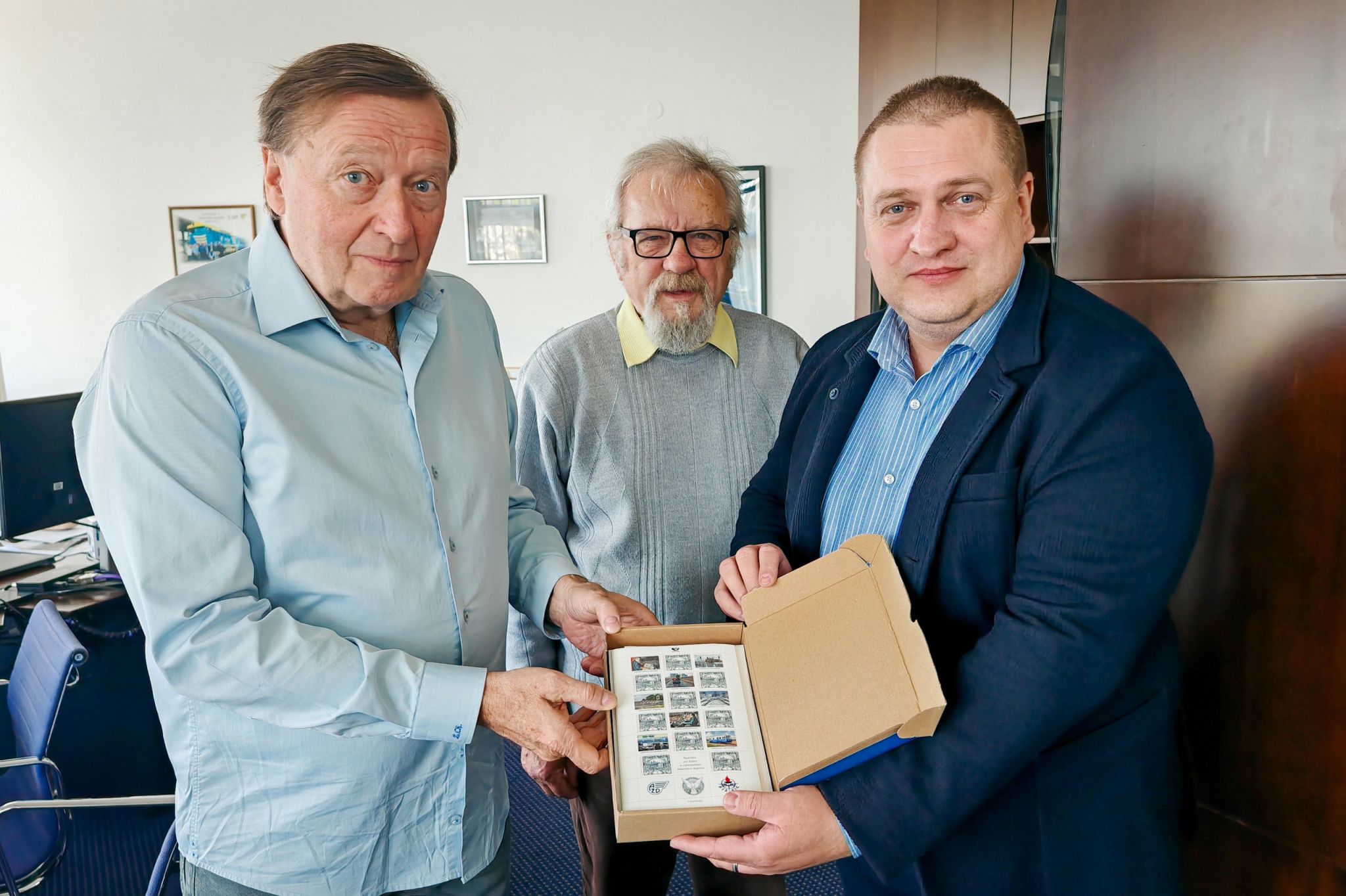 AŽD lansează un arc filatelic dedicat tehnologiilor feroviare moderne și rolului lor în siguranța circulației