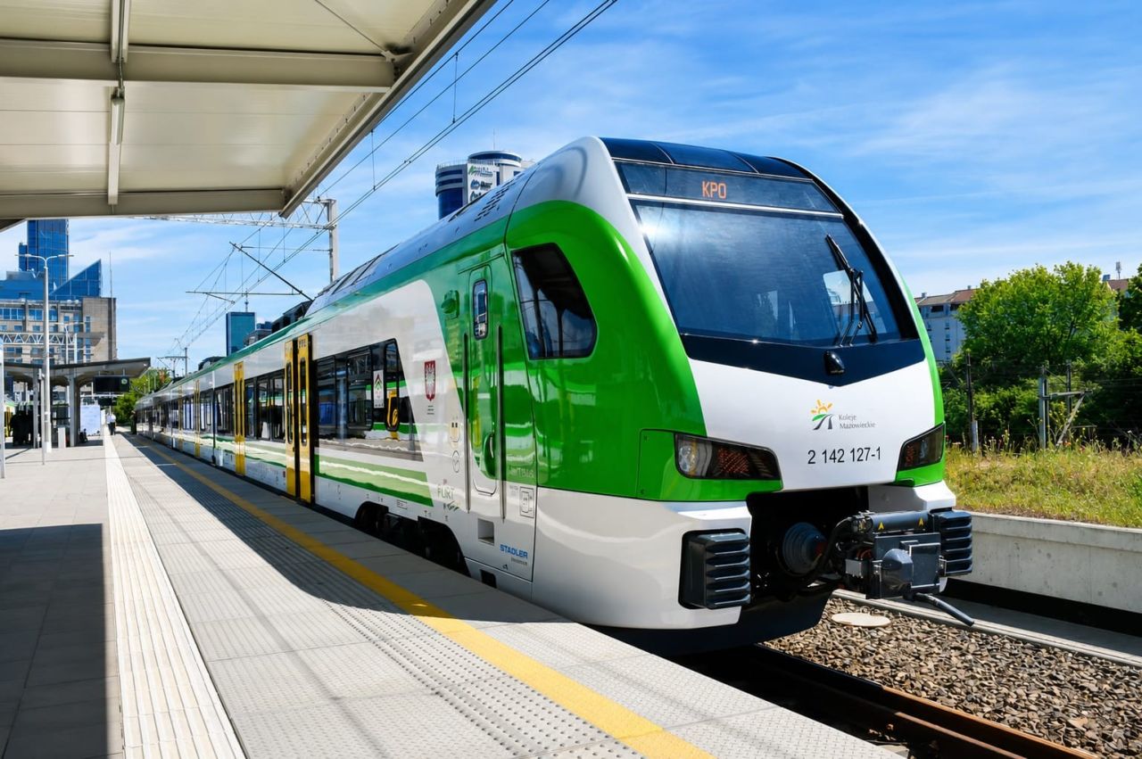Stadler accelerează livrările pentru Koleje Mazowieckie: 23 de trenuri FLIRT predate din cele 75 comandate