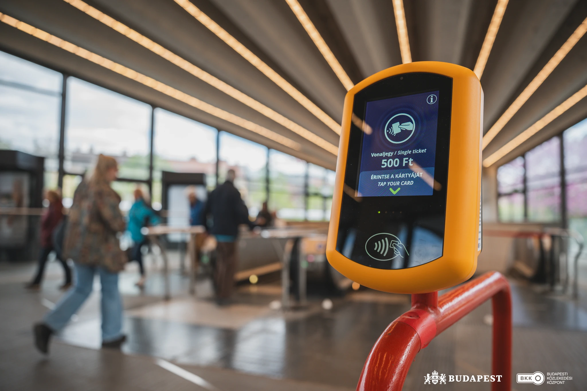 Pay&GO depășește 112.000 de bilete vândute într‑o lună pe metroul din Budapesta după extinderea sistemului contactless