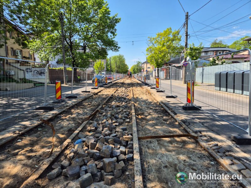 Lot 4 modernizare linii tramvai - Demontarea vechilor linii avansează în Bucureștii Noi și a început pe cea mai veche porțiune pe Bulevardul Gloriei