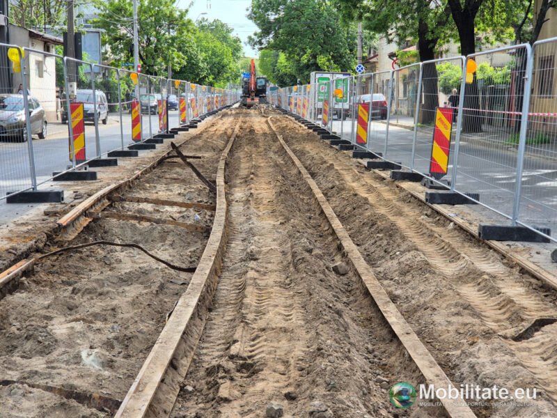 Lot 4 modernizare linii tramvai - A fost demontată piatra cubică din anii 70 pe Bulevardul Gloriei. Dacă lucrările merg bine vedem din nou tramvaie prin Tunelul Verde din Dămăroaia în sezonul de Instagram 2027