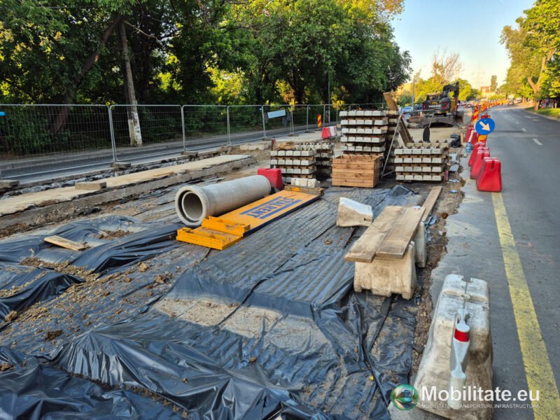 Lot 10 modernizare linii tramvai - MariVila se apropie de capătul de la Republica cu montajul noilor șine. Blocare spre final din cauza rețelelor edilitare
