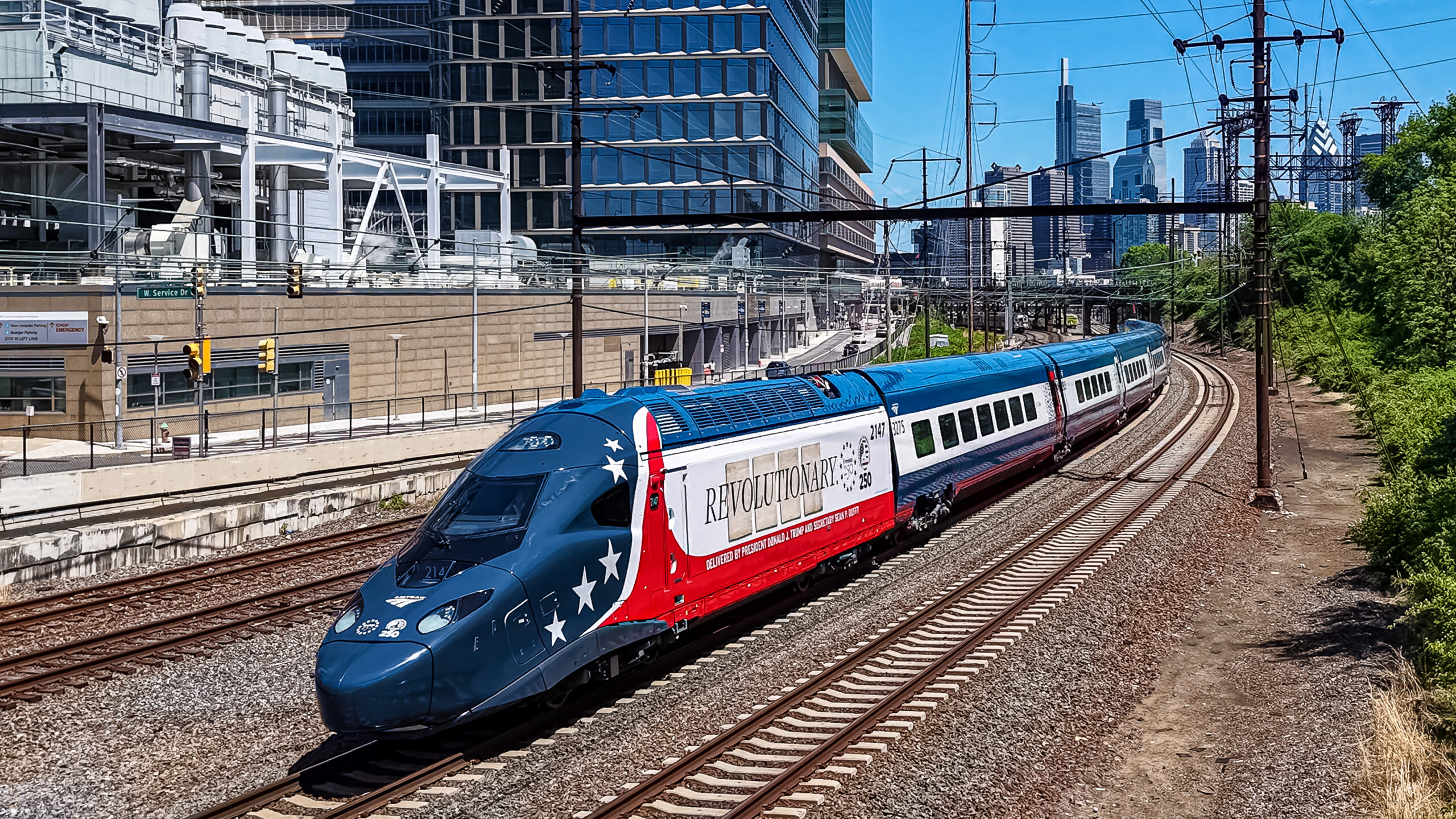 Amtrak lansează trenul Freedom250 - un NextGen Acela în culorile Americii pentru aniversarea a 250 de ani de la fondare