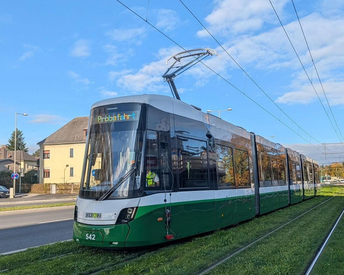 Graz introduce primele tramvaie Flexity în circulație: 15 unități comandate cu opțiune pentru încă 16 și specificații tehnice de ultimă generație