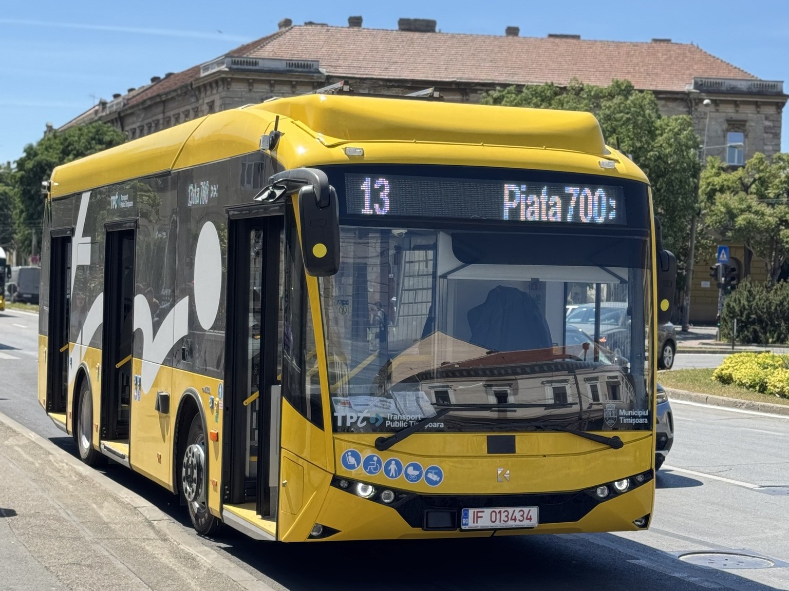 Primul autobuz electric de 10 metri din noul lot al Timișoarei a intrat în testele de traseu