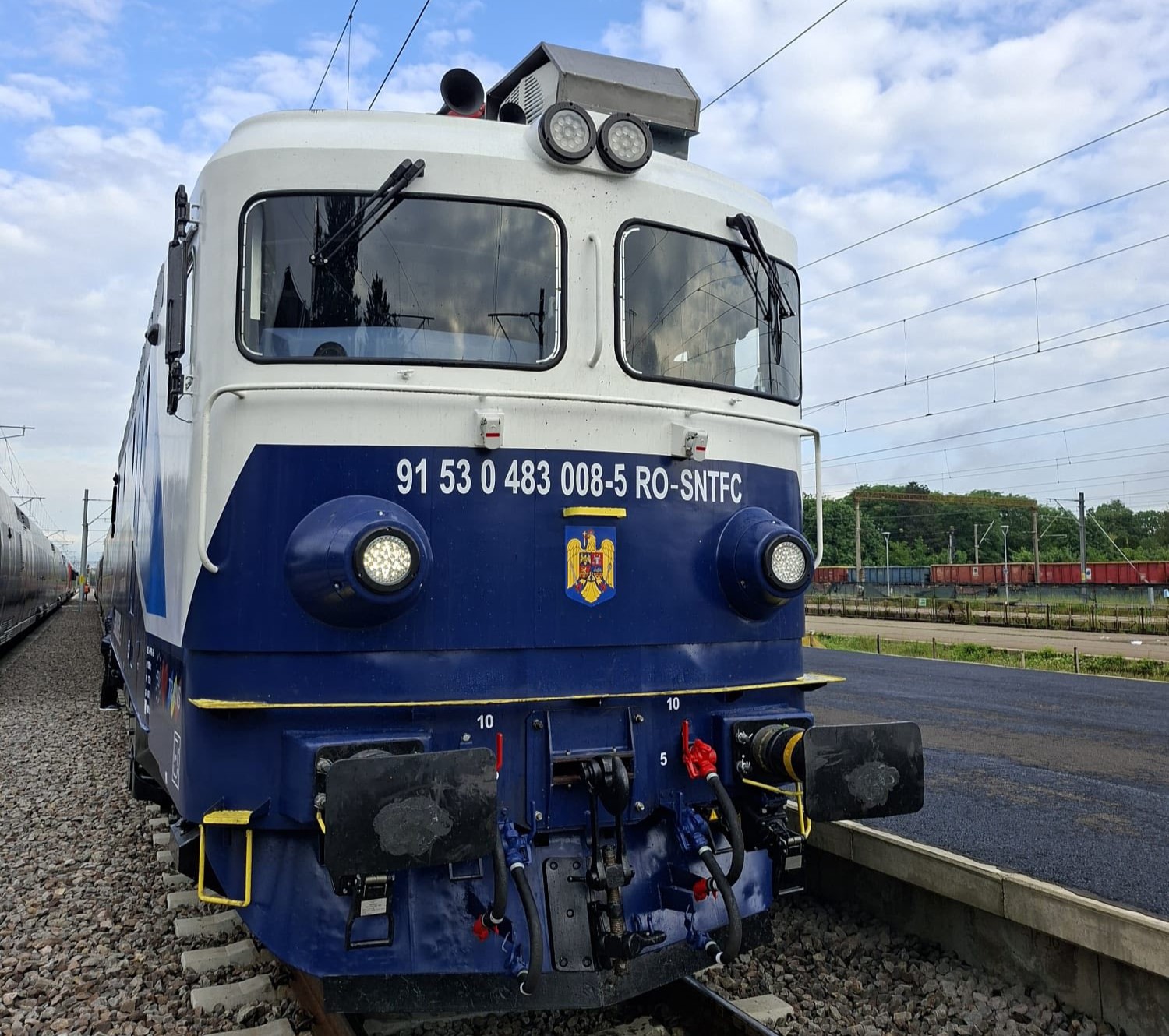SCRL Brașov a predat a 11a locomotivă pe 4 osii LEMA4000 modernizată cu fonduri PNRR către CFR Călători