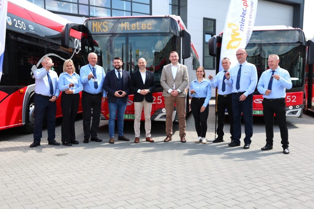 Mielec introduce în exploatare șapte autobuze electrice Solaris Urbino 12