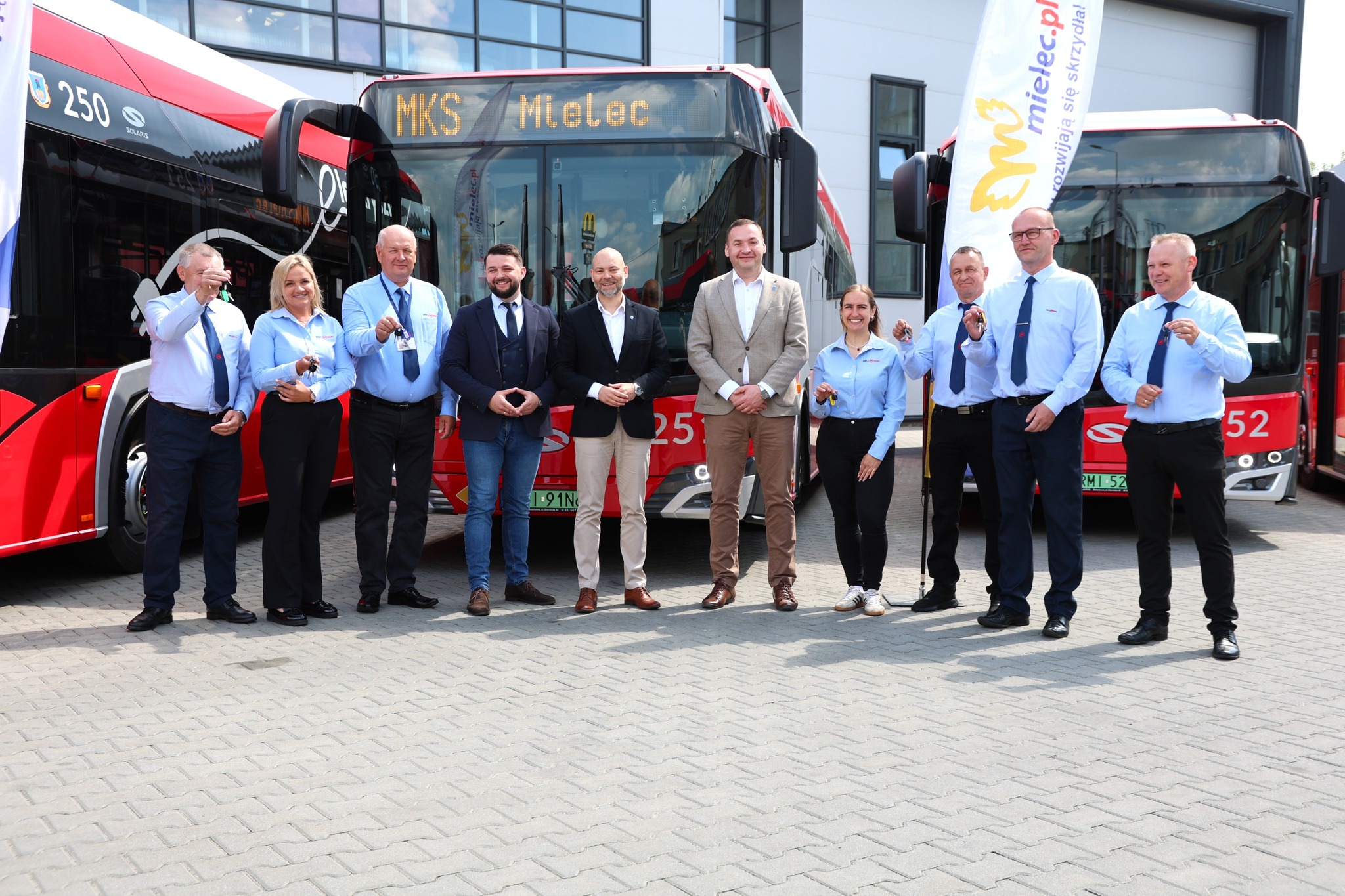 Mielec introduce în exploatare șapte autobuze electrice Solaris Urbino 12