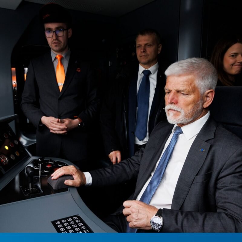 Președintele Cehiei vizitează vehiculele Škoda Group aflate în exploatare în Estonia marcând un moment simbolic pentru industria cehă