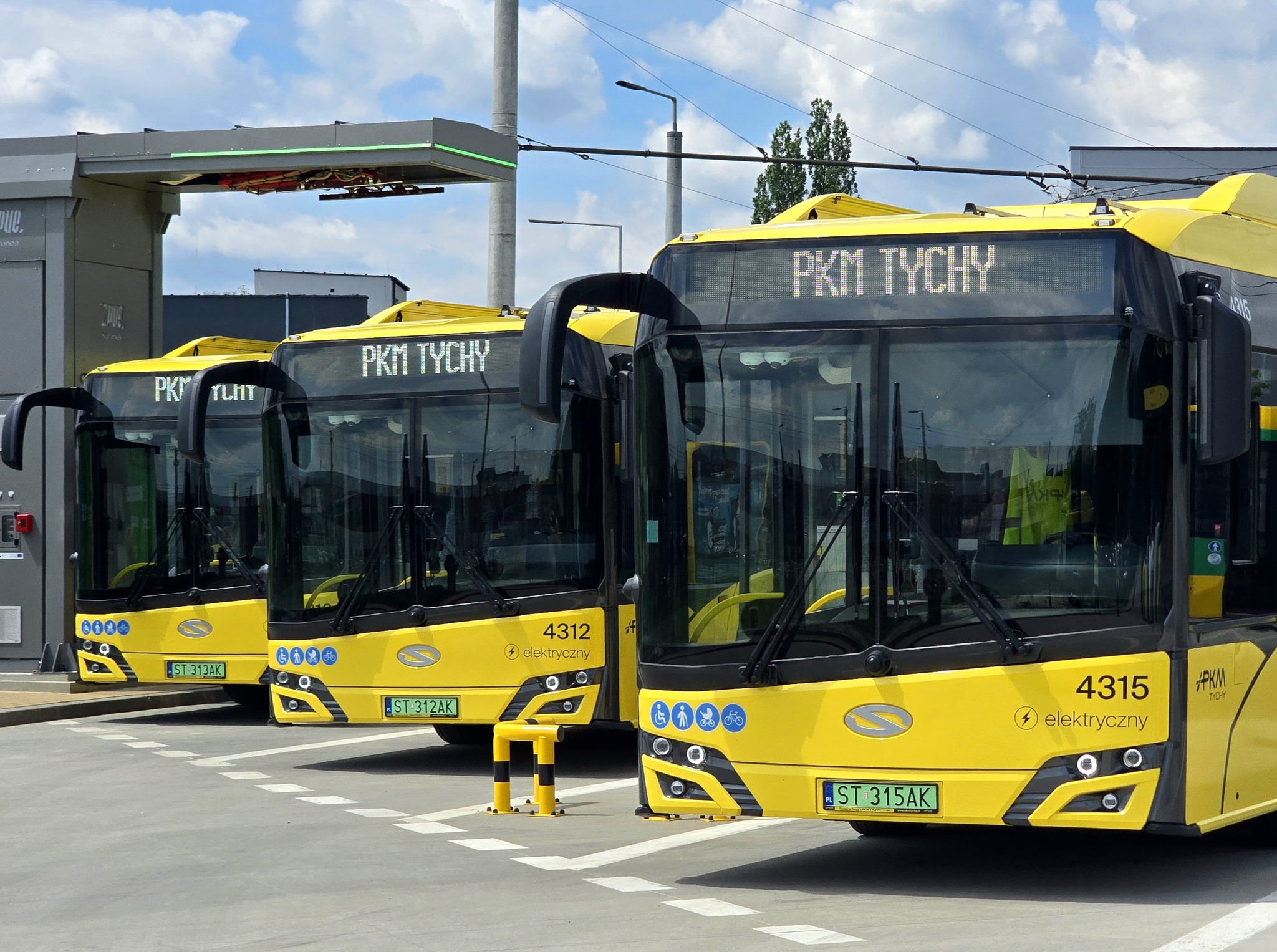 Transport GZM introduce aproape 40 de autobuze noi în flota operatorilor din Gliwice, Tychy și Sosnowiec, inclusiv primele vehicule electrice din istoria PKM Tychy