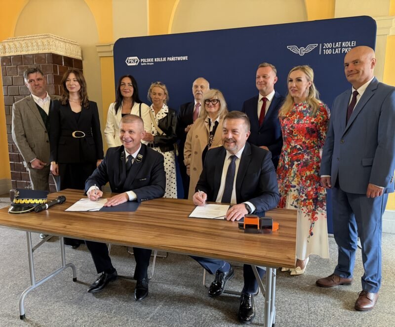 PKP S.A. și orașul Żyrardów semnează un nou acord pentru modernizarea gării istorice cu un proiect finanțat cu 24,6 milioane PLN
