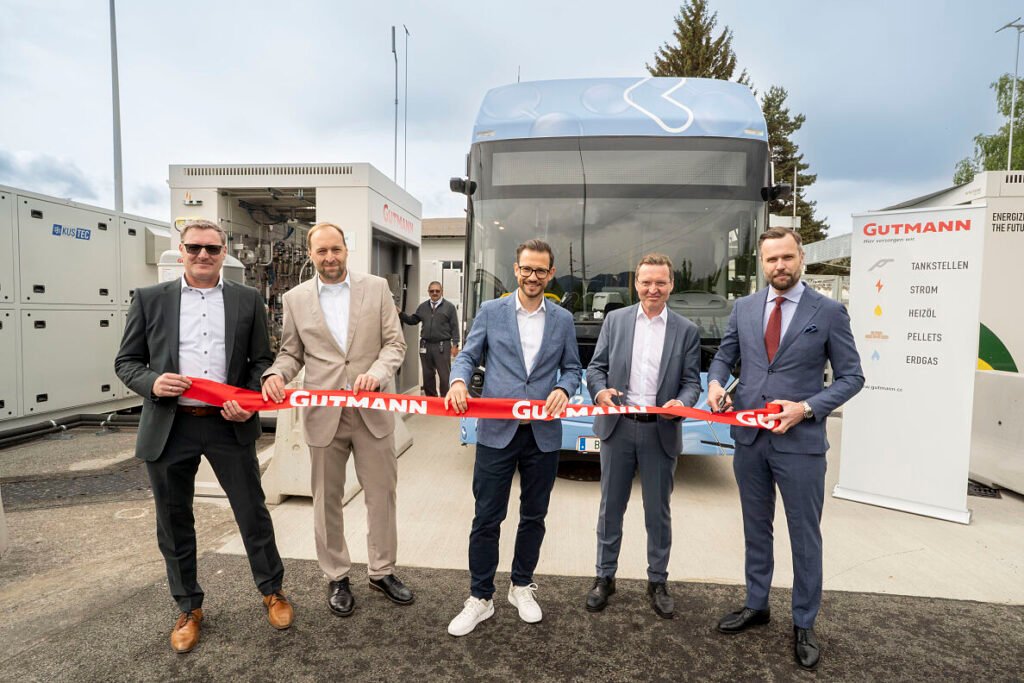 Kärnten lansează cea mai mare flotă de autobuze cu hidrogen din Austria și inaugurează prima stație de alimentare dedicată
