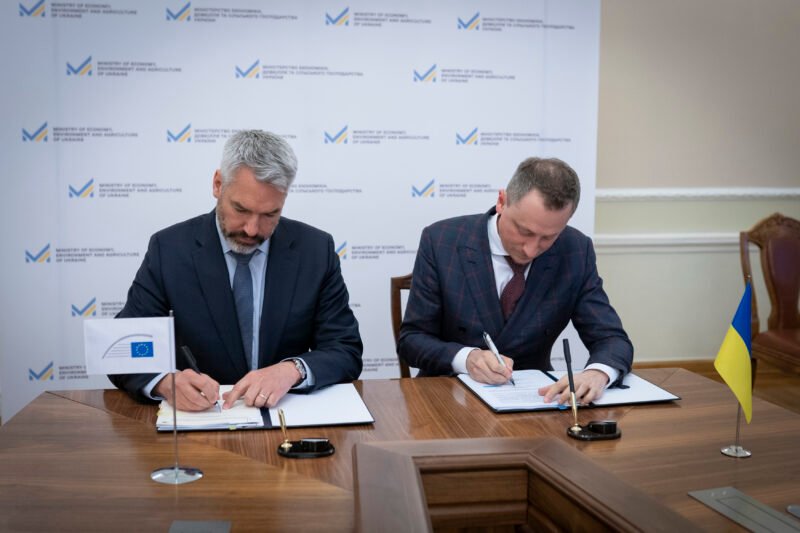 Ucraina primește sprijin din partea Băncii Europene de Investiții pentru accelerarea proiectelor prioritare de infrastructură feroviară