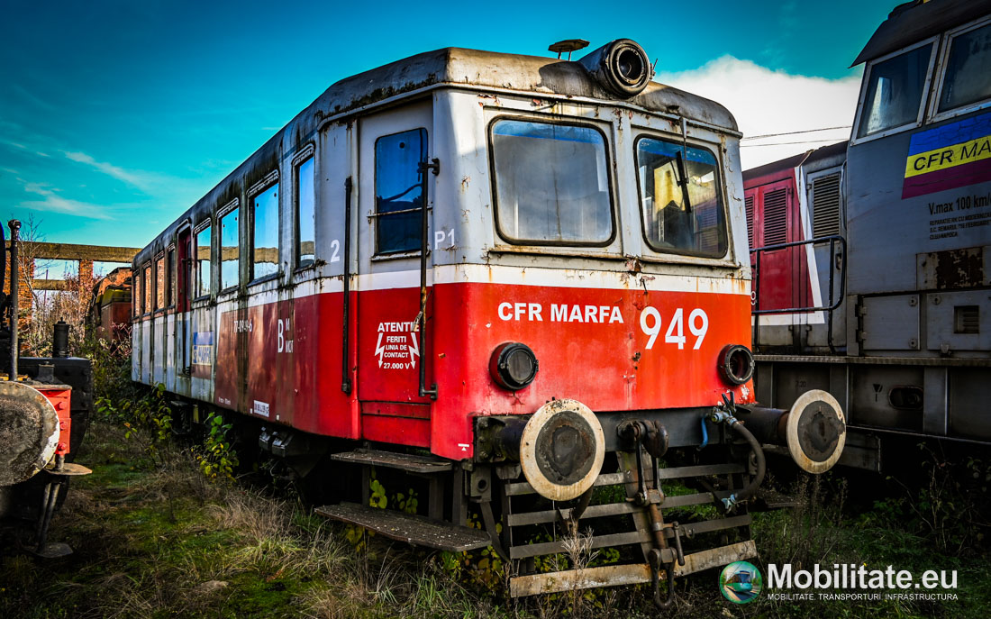 Singurul automotor Malaxa cu mobilierul original din lemn al CFR Marfă riscă să ajungă la fier vechi din cauza sechestrării ANAF. Muzeul de la Dej nu îl poate restaura din cauza sechestrului