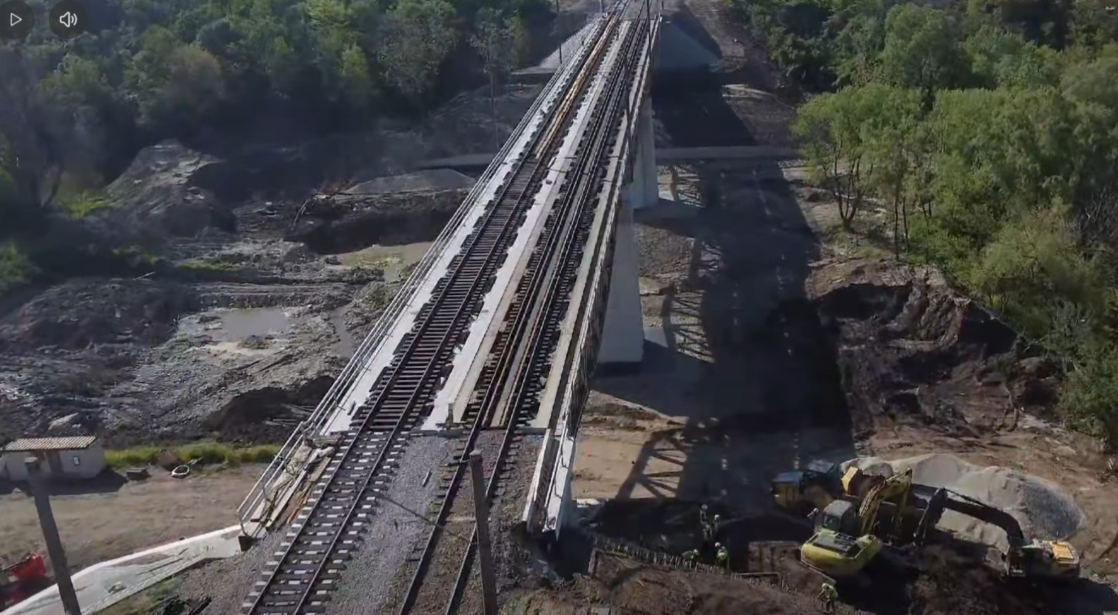 Lucrările de reconstrucție la Viaductul Cârcea avansează, tot mai aproape de reluarea circulației pe ambele fire între Banu Mărăcine și Malu Mare