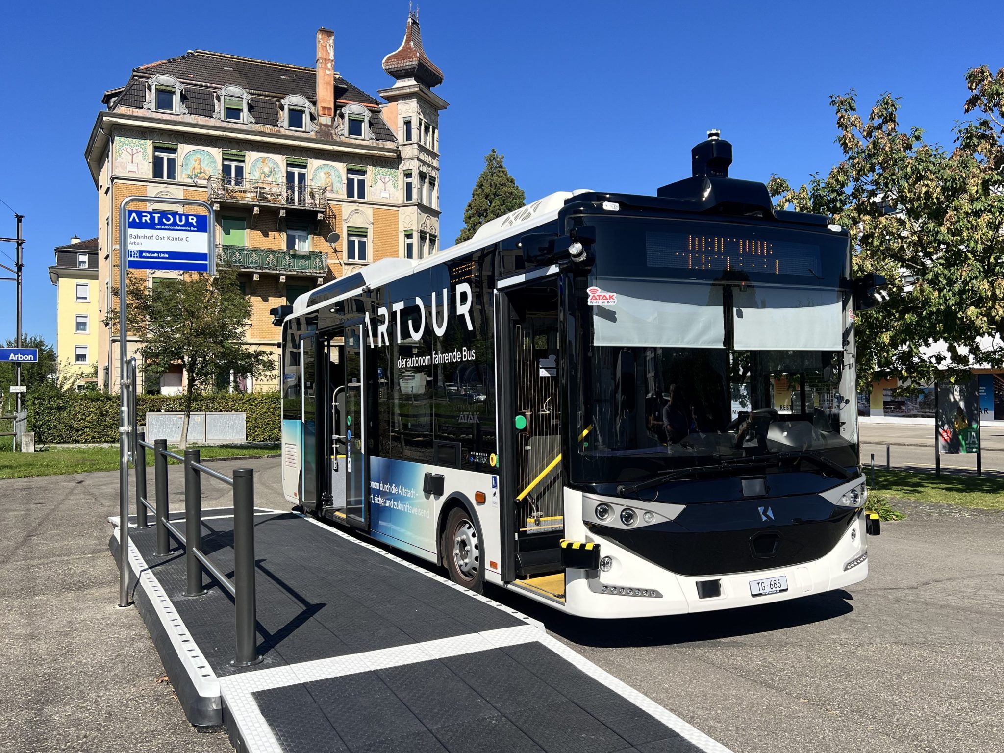 Summitul European de Mobilitate Autonomă de la Zürich reunește peste 300 de experți și opt vehicule autonome în premieră continentală