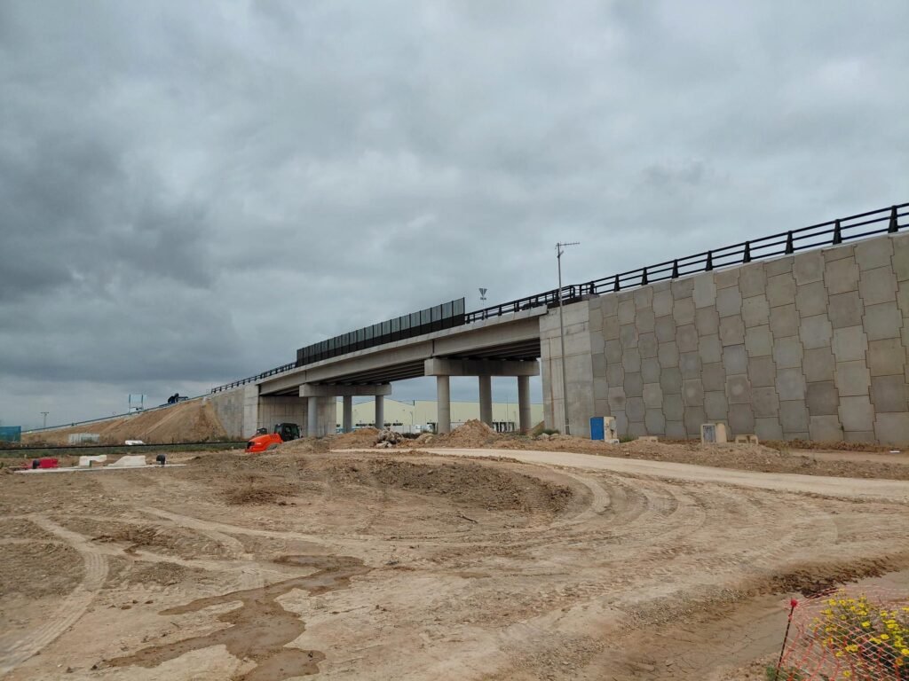 Adif AV deschide noul pasaj superior rutier și pietonal din Torre Pacheco pe linia de mare viteză Murcia–Cartagena