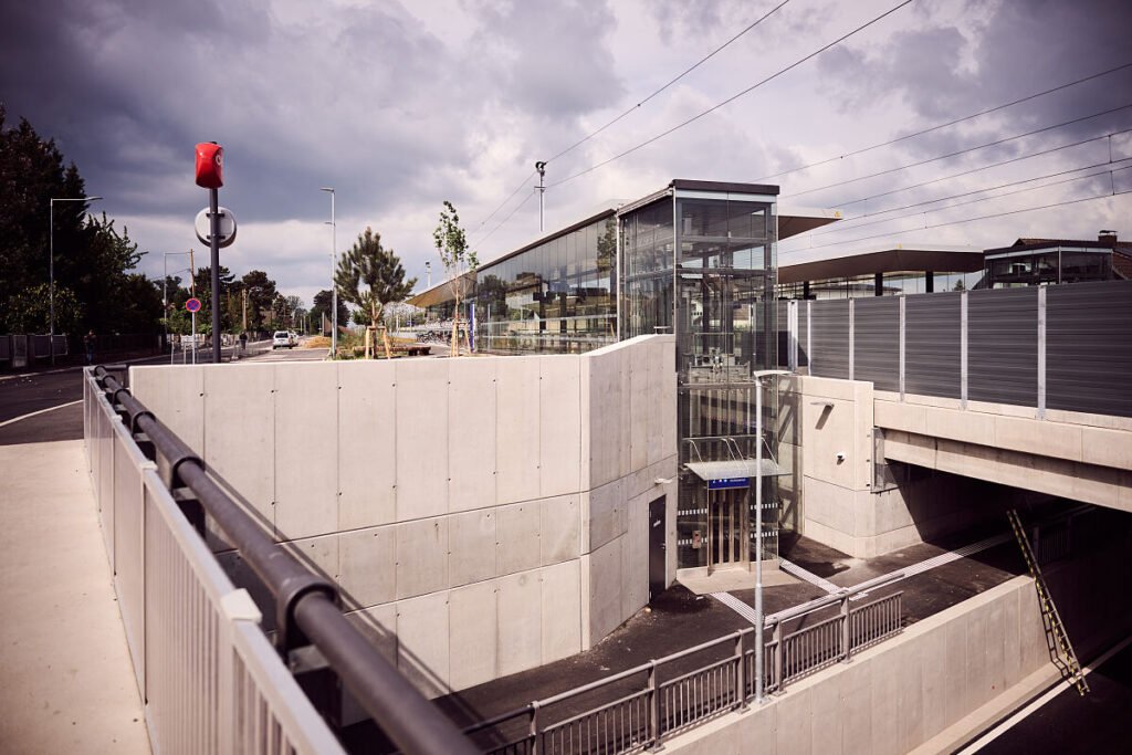 ÖBB finalizează modernizarea halteii Silberwald odată cu deschiderea noii subtraversări rutiere pentru creșterea siguranței pe linia Nordbahn