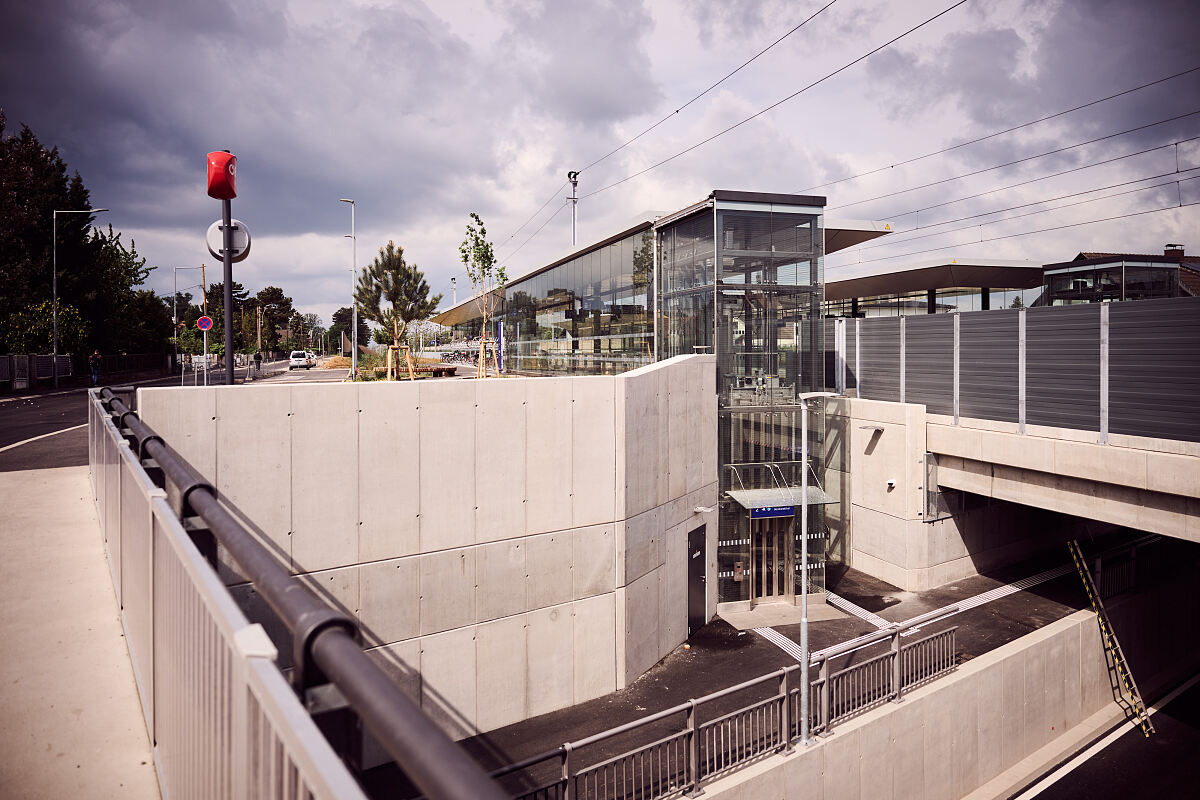 ÖBB finalizează modernizarea halteii Silberwald odată cu deschiderea noii subtraversări rutiere pentru creșterea siguranței pe linia Nordbahn